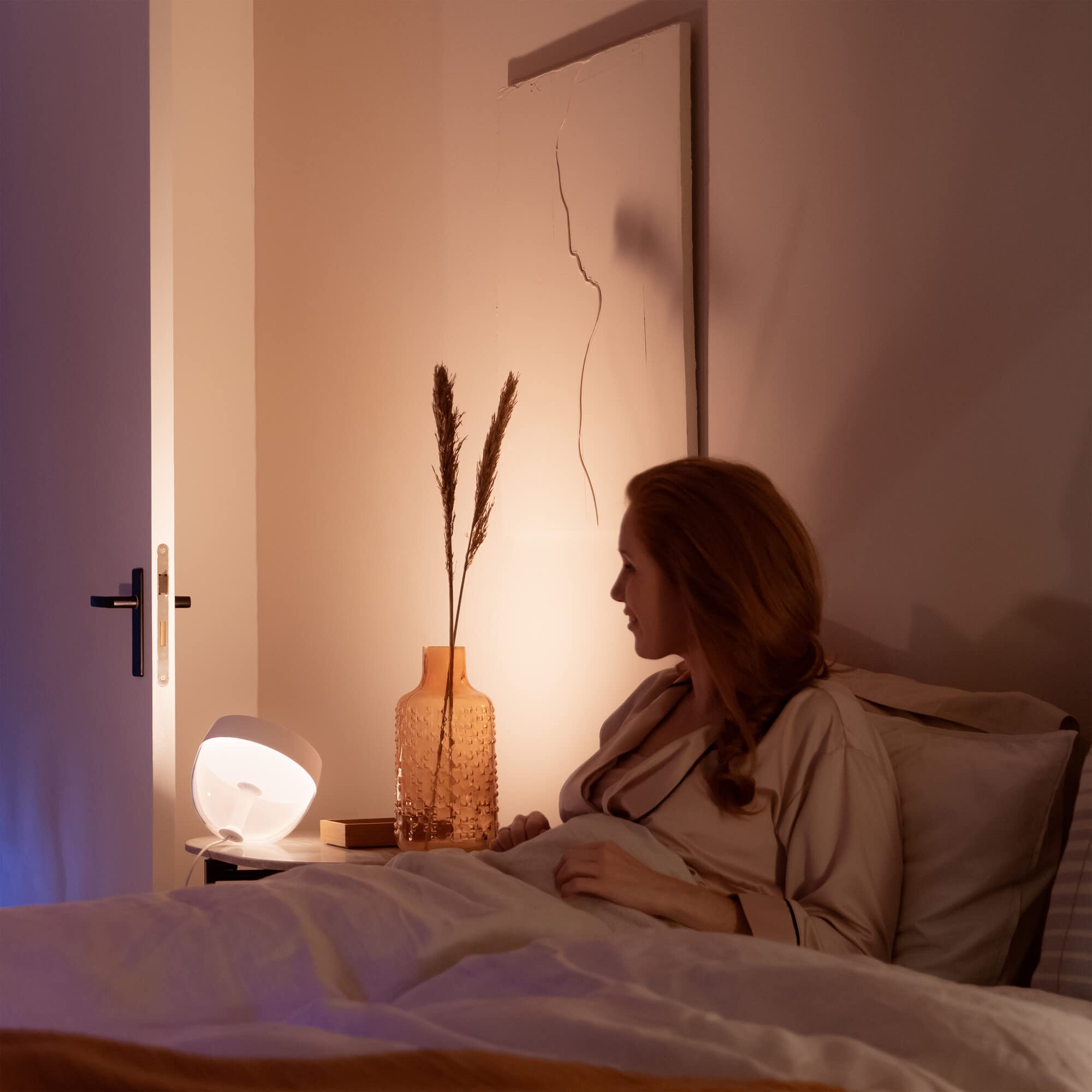 philips-hue-white-color-ambiance-lampe-iris-lampe-d-ambiance-connect-e-16-millio image 7
