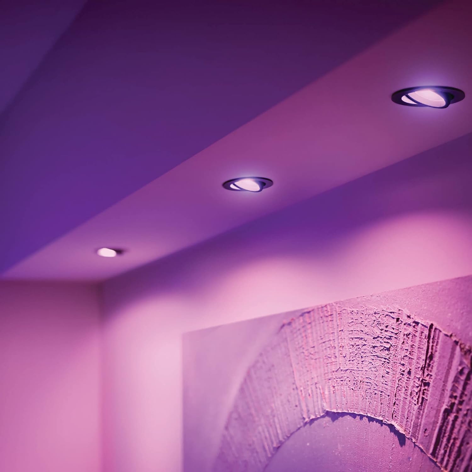 philips-hue-white-and-color-ambiance-centura-downlight-rond-encastr-led-intellig image 2