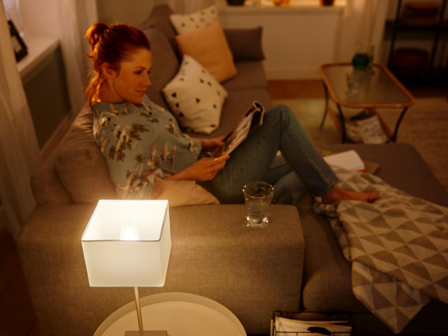 philips-hue-white-ambiance-ampoules-connect-es-flamme-e14-filament-compatible-bl image 7