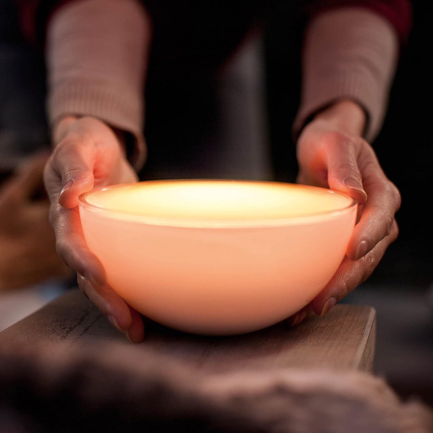 philips-hue-go-portable-white-and-color-lampe-poser-connect-e-portable-16-millio image 5