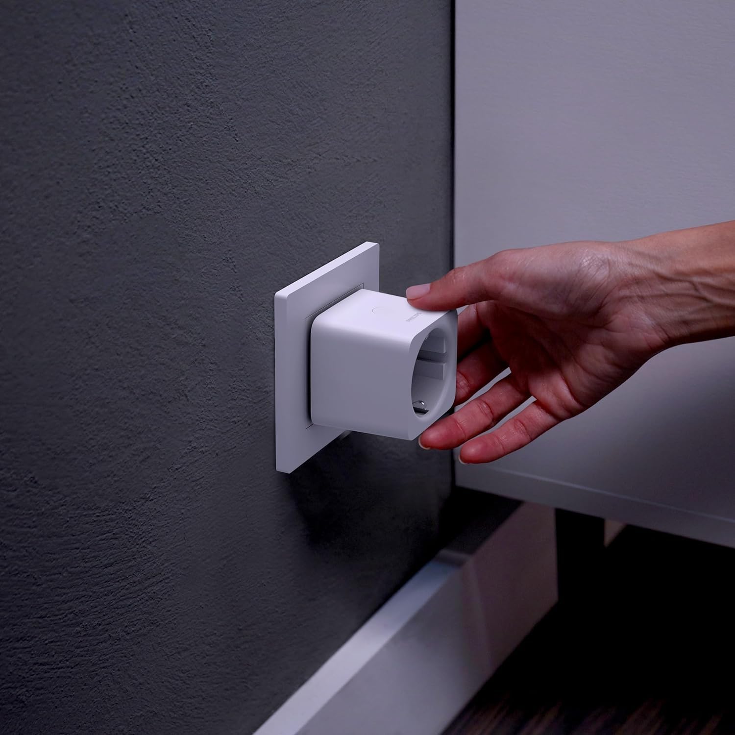 philips-hue-smart-plug-prise-connect-e-pour-lampes-bluetooth-et-zigbee-commande- image 5