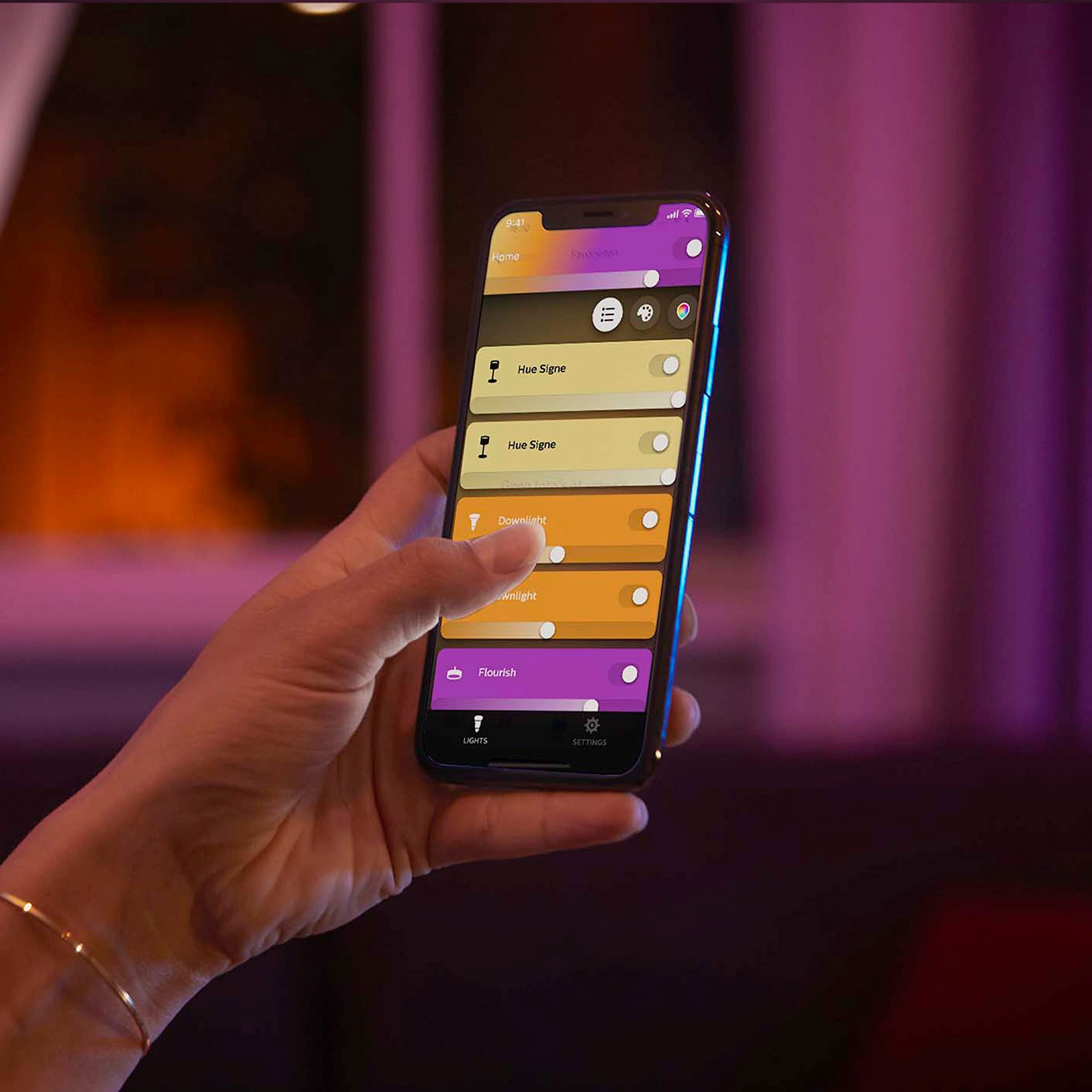 philips-hue-flux-bande-led-connect-e-6-m-white-and-color-ambiance-blanche-et-col image 4