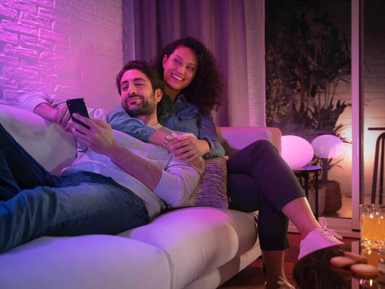 philips-hue-white-color-ambiance-ampoule-led-gu10-connect-e-bluetooth-compatible image 8