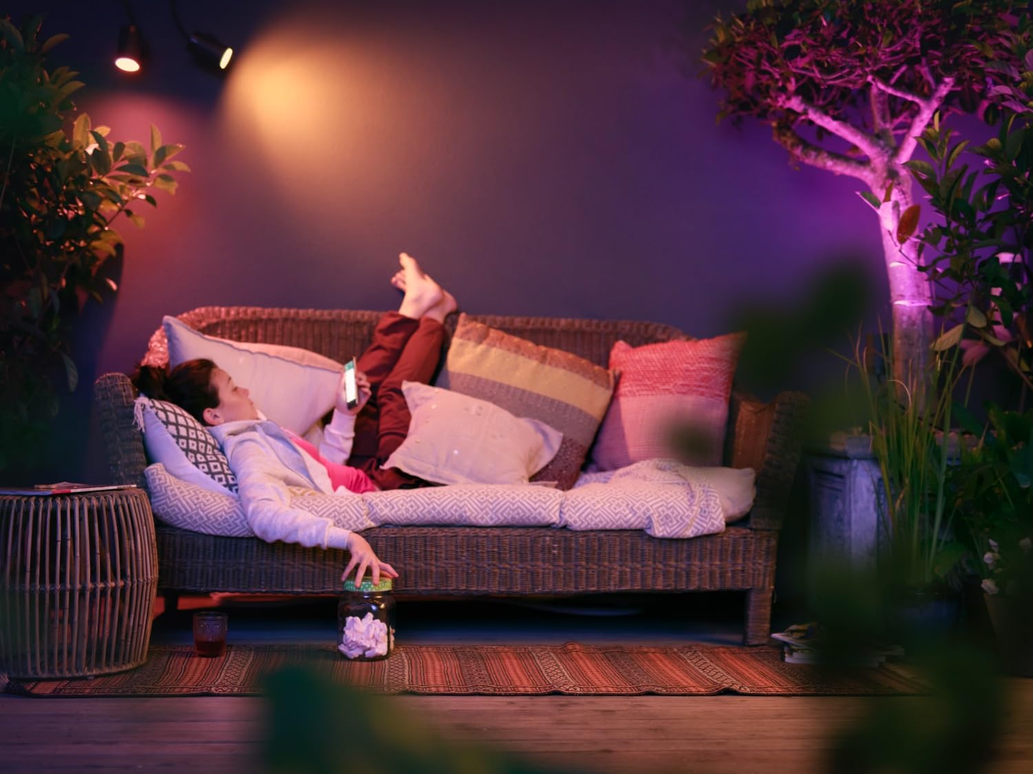 philips-hue-white-and-color-ambiance-lily-spot-ext-rieur-led-kit-de-3-spots-8-w- image 4