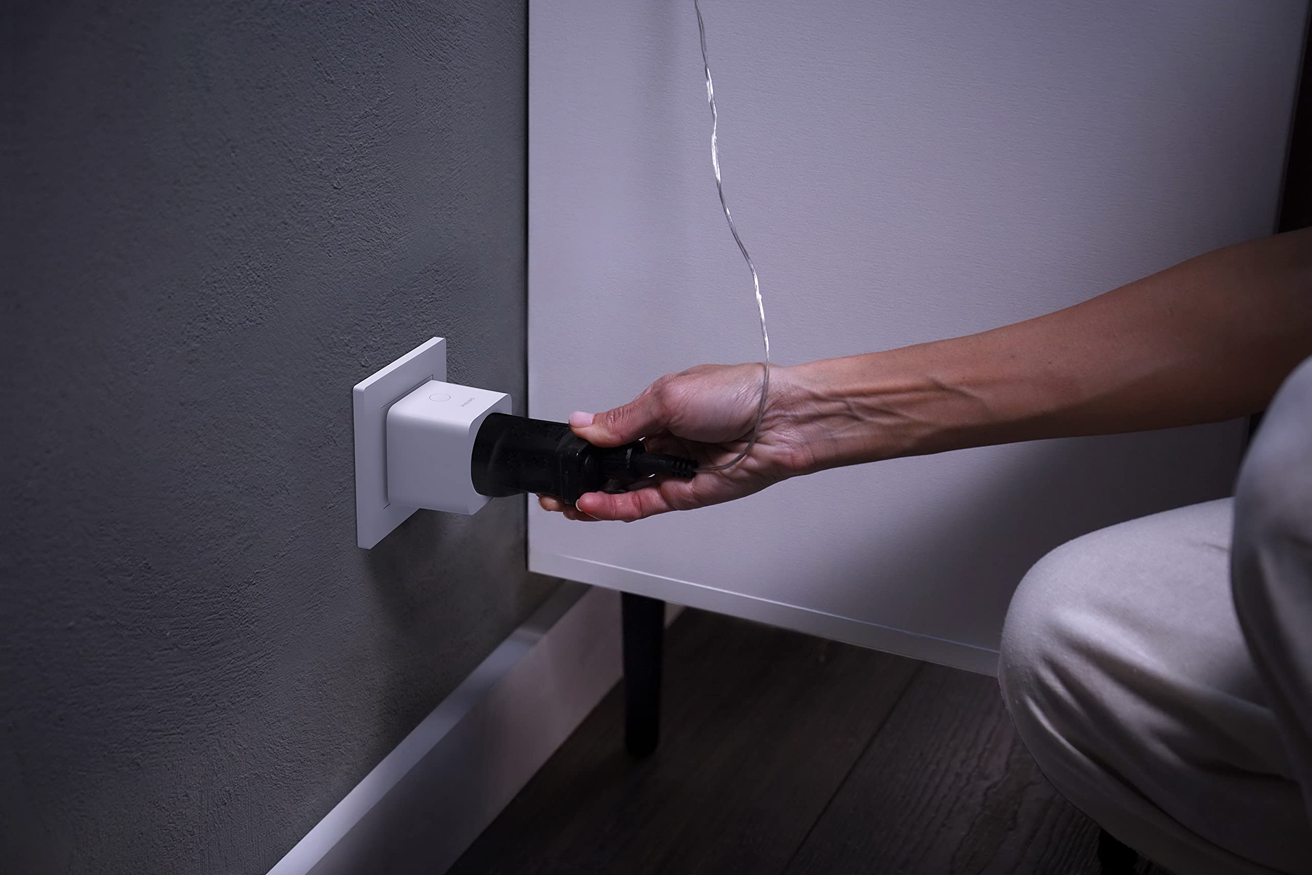 philips-hue-smart-plug-prise-connect-e-zigbee-et-bluetooth-compatible-alexa-goog image 2