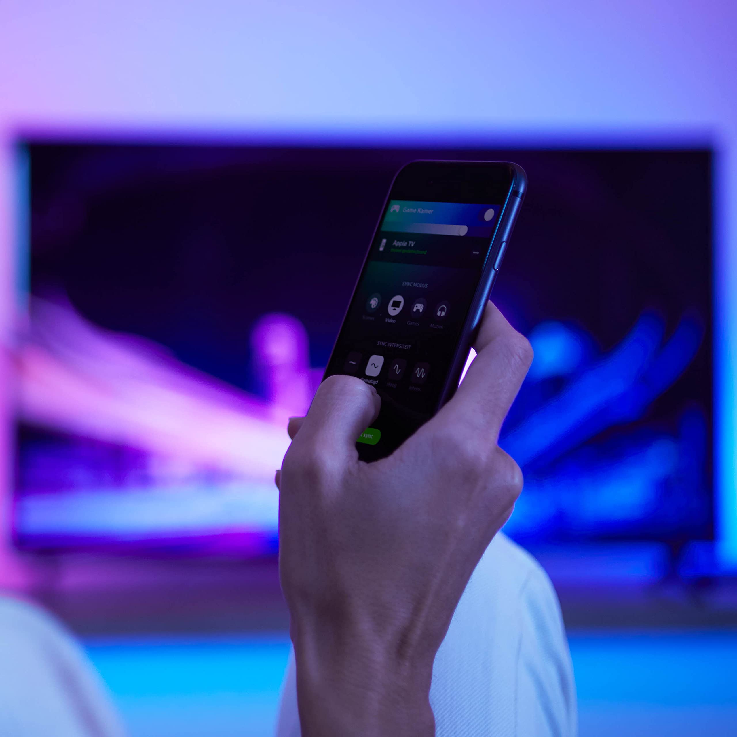 philips-hue-pack-divertissement-tv-65-pouces-bo-te-de-synchronisation-hdmi-c-ble image 8