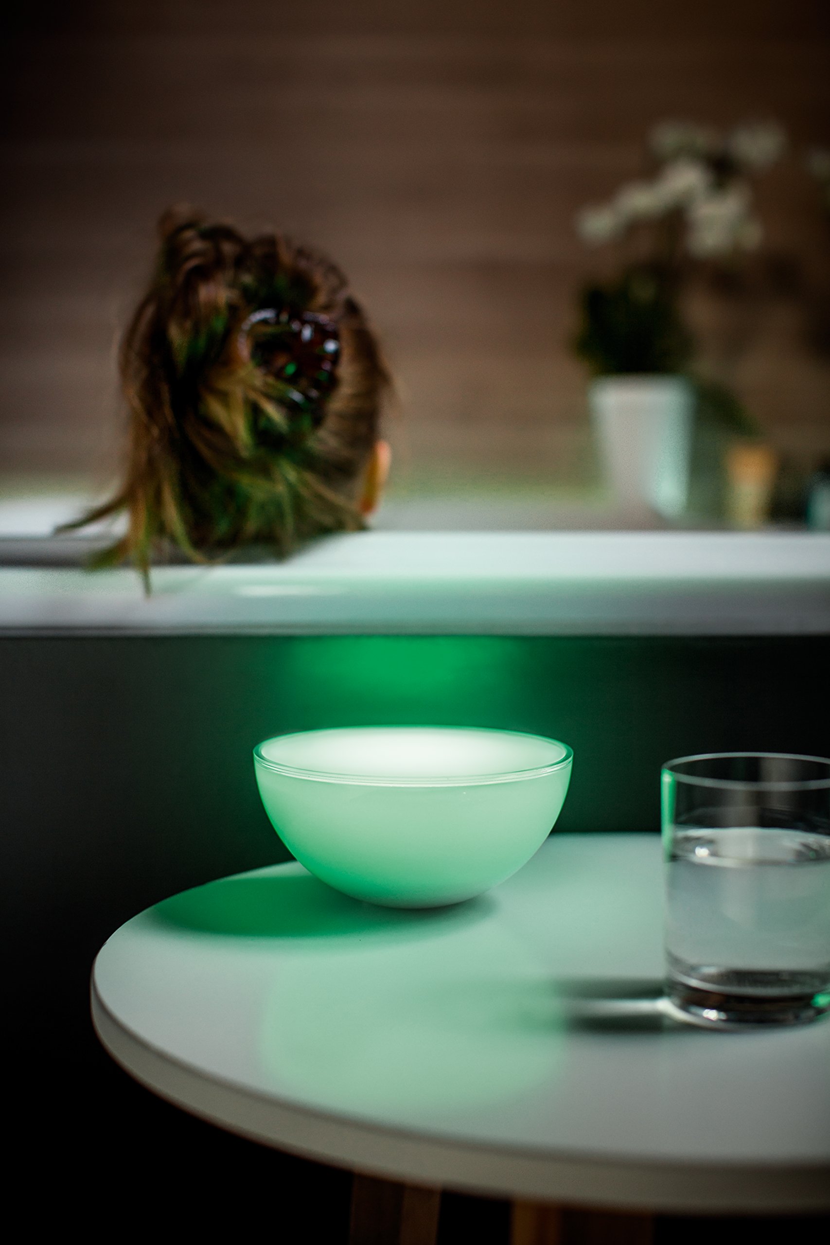 philips-hue-go-lampe-d-ambiance-portable-connect-e-blanche-16-millions-de-couleu image 8