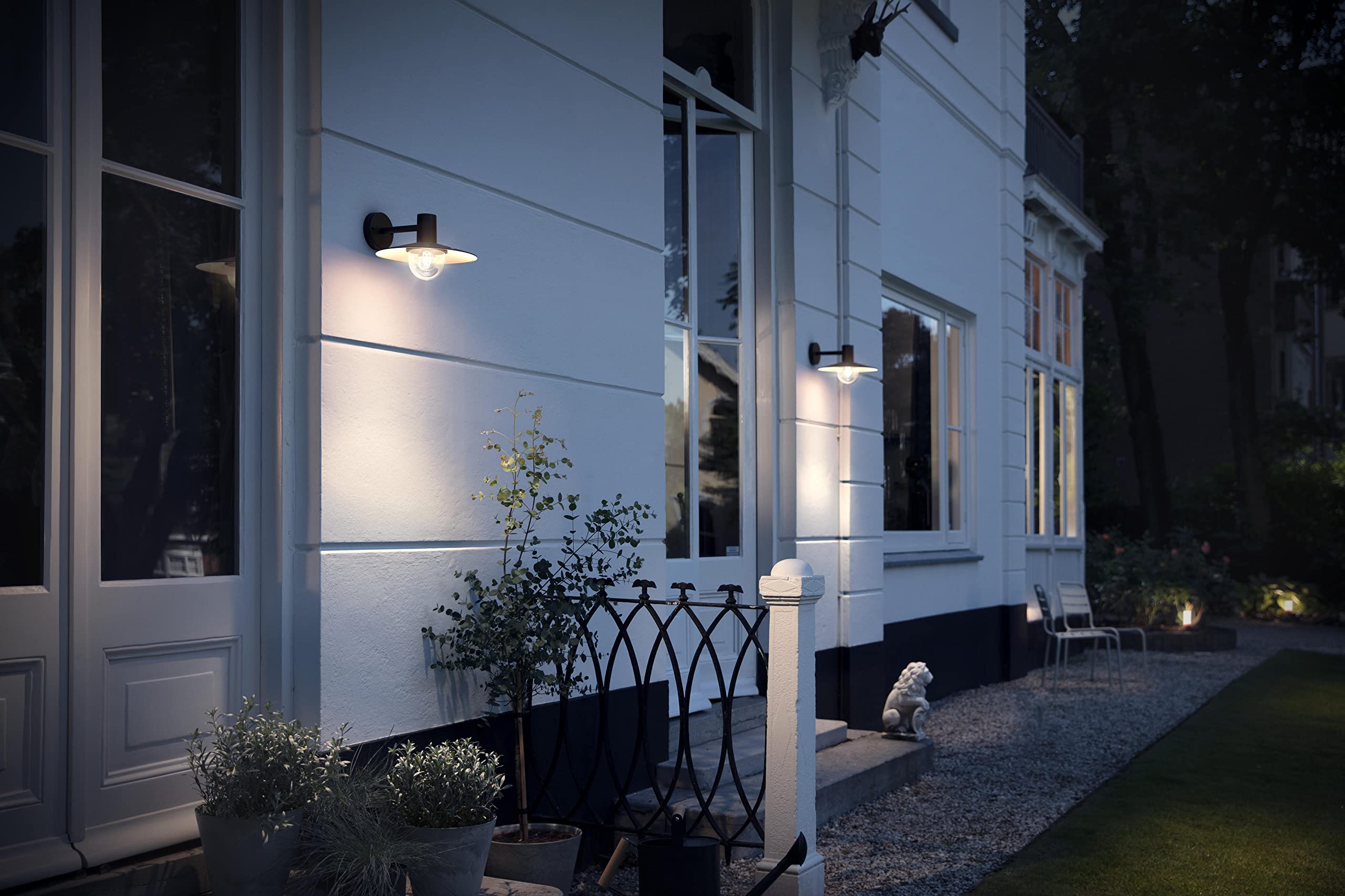philips-hue-skua-applique-murale-d-ext-rieur-noir-lampe-ext-rieure-e27-hue-white image 3