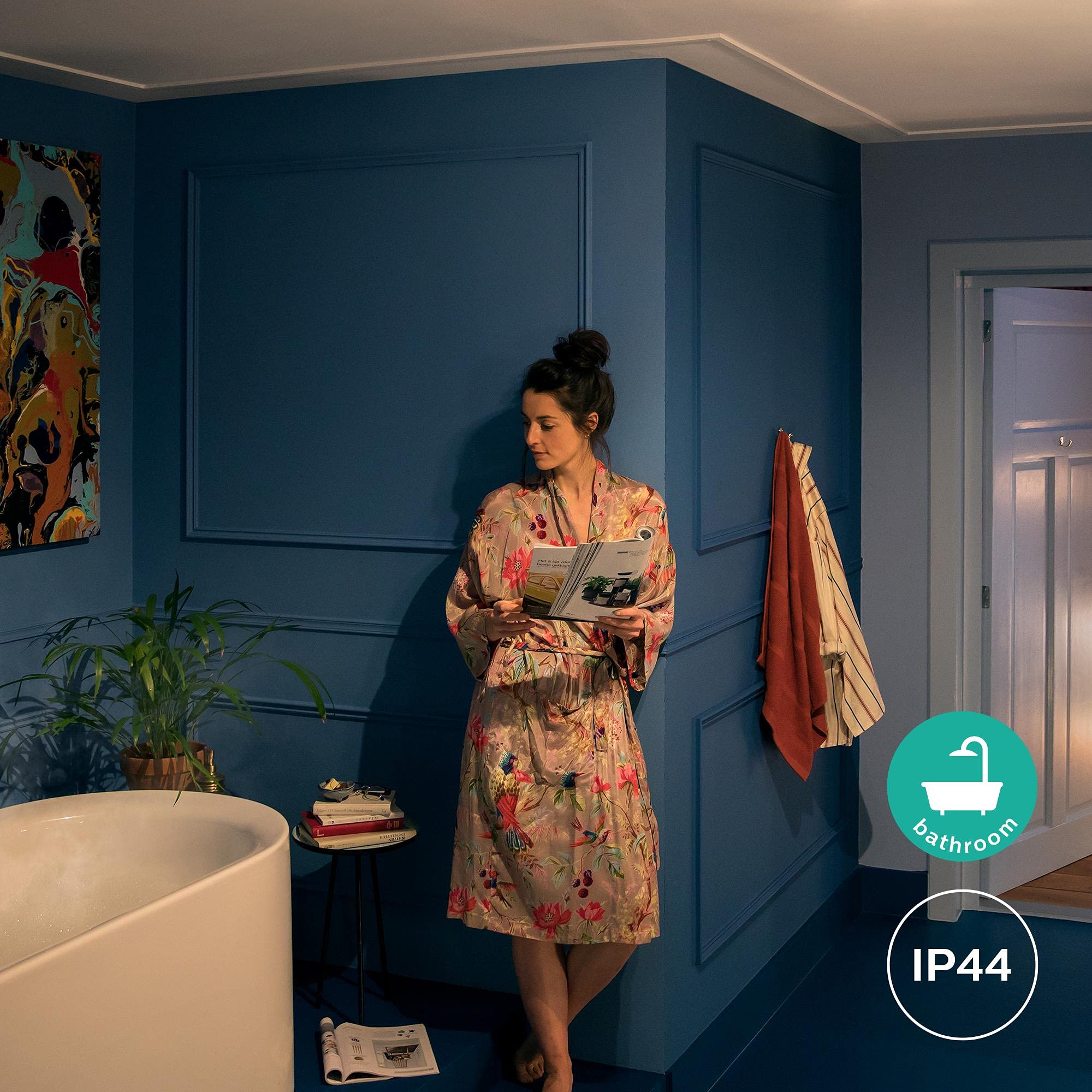 philips-hue-white-ambiance-adore-spot-plafonnier-spirale-salle-de-bain-3x5-5w-bl image 3