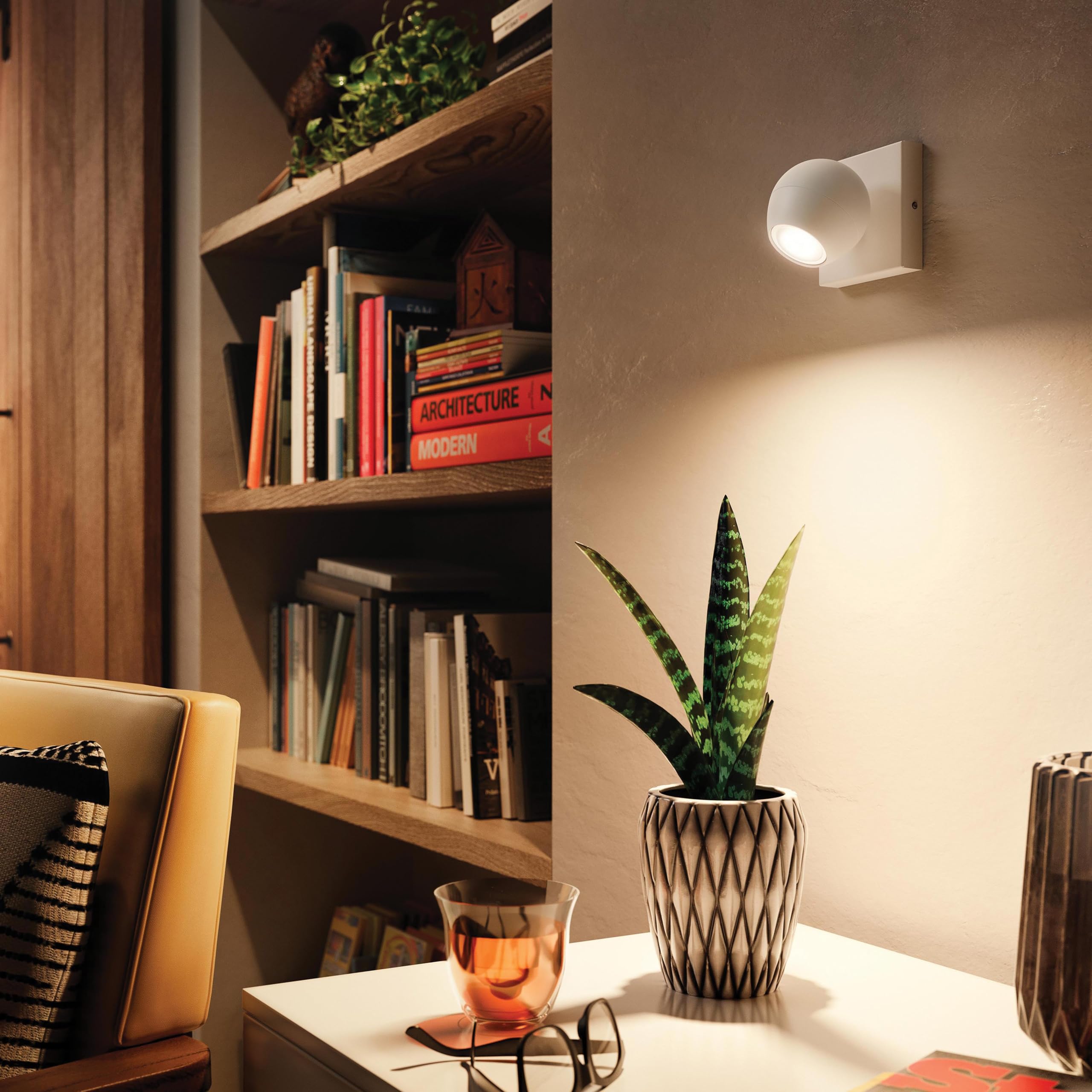philips-hue-white-ambiance-buckram-spot-d-coratif-connect-5-5-w-avec-t-l-command image 3