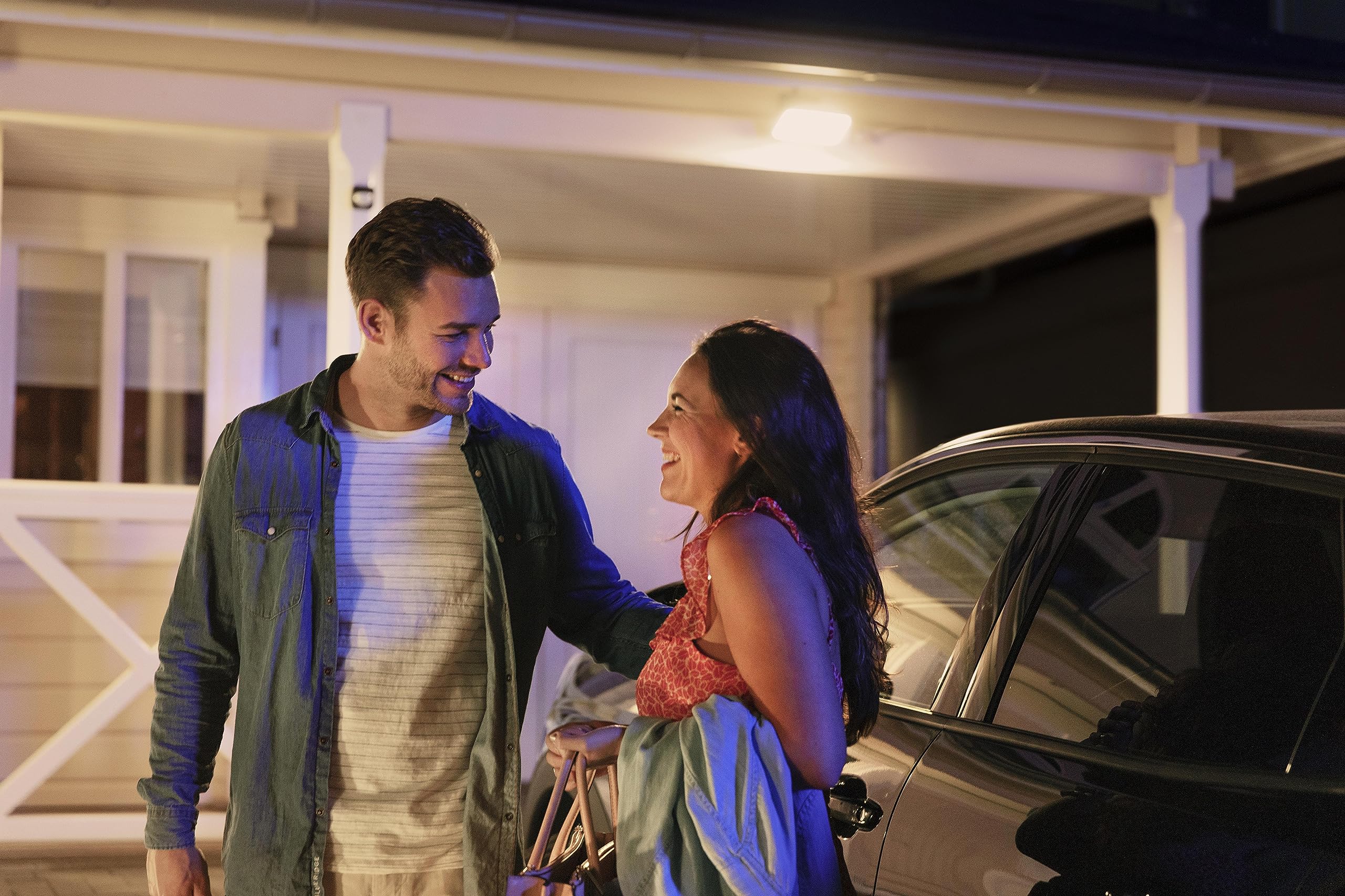 philips-hue-white-and-color-ambiance-discover-projecteur-ext-rieur-led-connect-e image 4